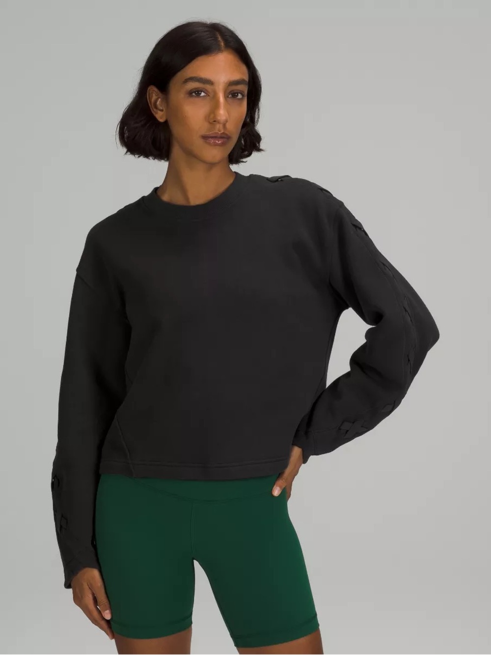 Lululemon braided sleeve pullover black size 6
